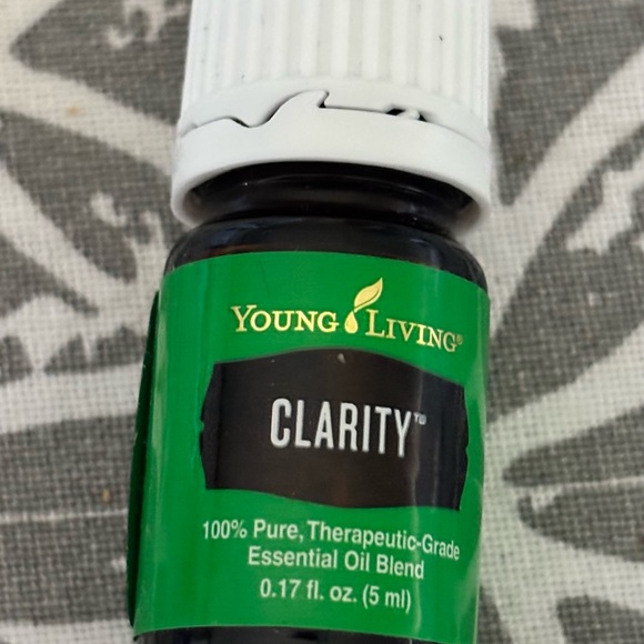 Young Living Clarity Essential Oil - Green Label - Picture 2 of 2